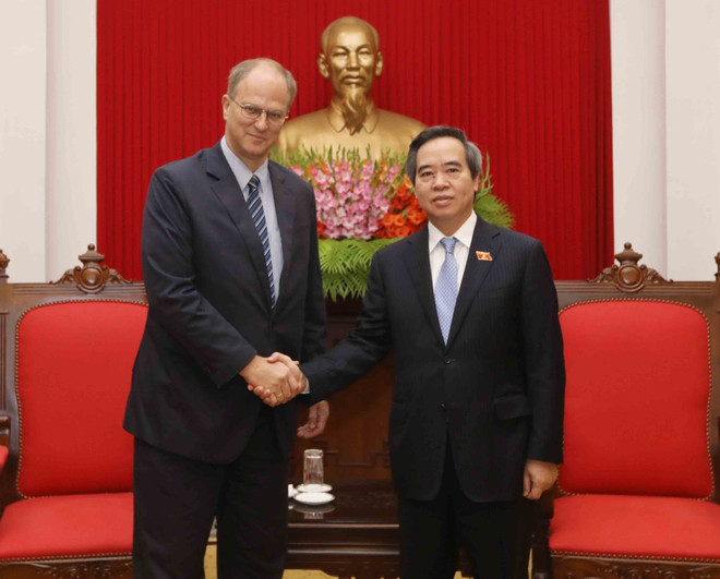 阮文平会见德国驻越南大使克里斯蒂安·伯杰 ảnh 1 阮文平会见德国驻越南大使克里斯蒂安·伯杰 ảnh 1
