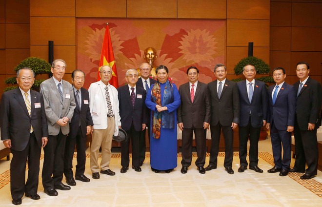 国会常务副主席丛氏放会见日本自由民主党前议员协会主席团 ảnh 1 国会常务副主席丛氏放会见日本自由民主党前议员协会主席团 ảnh 1