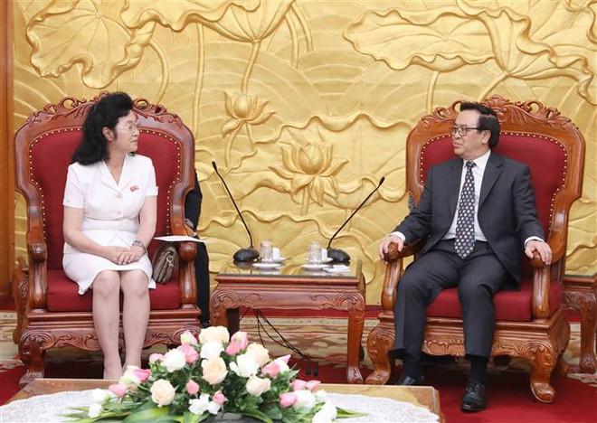 越共中央对外部部长黄平君会见朝鲜社会主义妇女同盟代表团 ảnh 1 越共中央对外部部长黄平君会见朝鲜社会主义妇女同盟代表团 ảnh 1