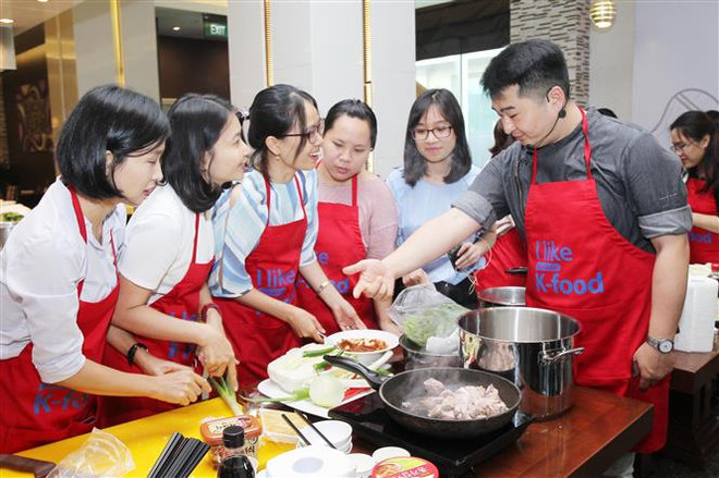 韩国厨师在越南推介传统美食 ảnh 2 韩国厨师在越南推介传统美食 ảnh 2