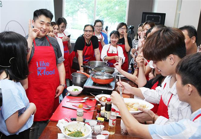 韩国厨师在越南推介传统美食 ảnh 1 韩国厨师在越南推介传统美食 ảnh 1