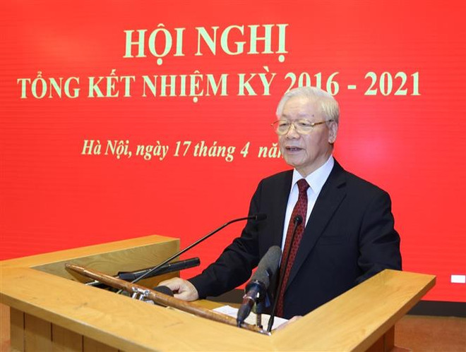 越共中央总书记阮富仲：进一步提高实践总结与理论研究相结合的质量 ảnh 1