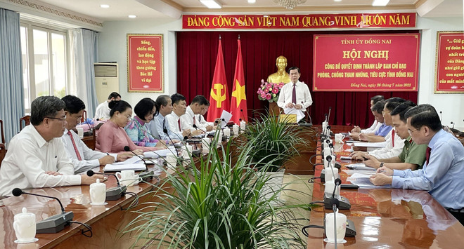 越共中央总书记阮富仲:反腐败是推动国家经济发展的强大正能量(第二期) ảnh 5 越共中央总书记阮富仲:反腐败是推动国家经济发展的强大正能量(第二期) ảnh 5