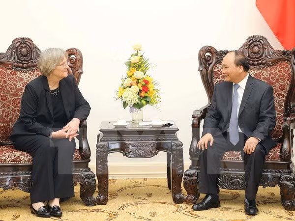 越南政府总理阮春福会见哈佛大学校长 ảnh 1 越南政府总理阮春福会见哈佛大学校长 ảnh 1
