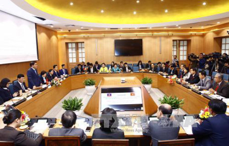 河内与万象分享行政体制改革经验 ảnh 1 河内与万象分享行政体制改革经验 ảnh 1