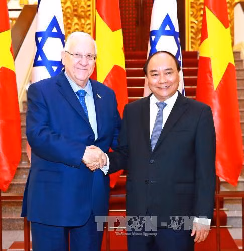 越南政府总理阮春福会见以色列总统鲁文•里夫林 ảnh 1