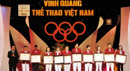 2016年全国模范运动员教练员表彰大会在河内举行 ảnh 1