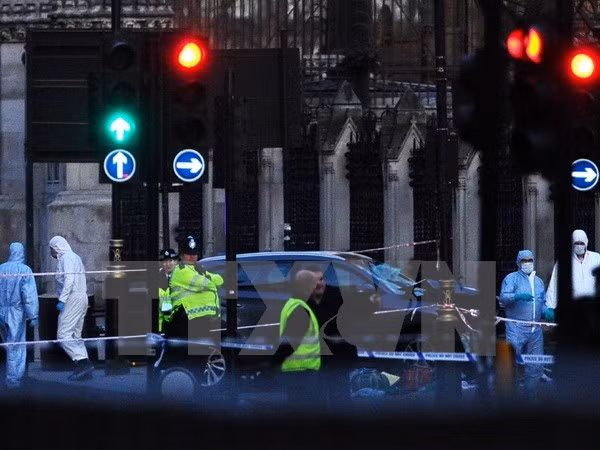 越南政府总理阮春福就英国伦敦恐怖袭击事件致慰问电 ảnh 1