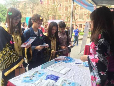 河内市为青年创造更多就业机会 ảnh 1 河内市为青年创造更多就业机会 ảnh 1