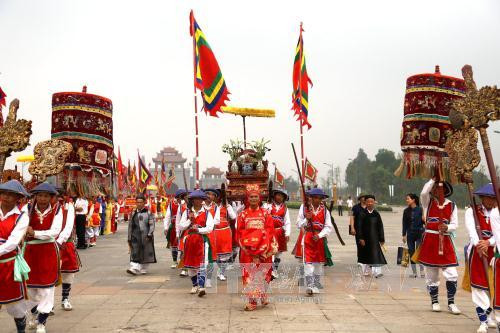 富寿省努力将雄王庙会建设成为典型庙会 ảnh 1 富寿省努力将雄王庙会建设成为典型庙会 ảnh 1