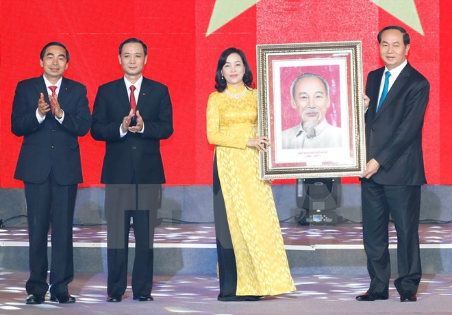 陈大光主席出席宁平省建省25周年纪念大会 ảnh 1 陈大光主席出席宁平省建省25周年纪念大会 ảnh 1