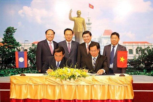 胡志明市与老挝川圹省加强图书馆和博物馆领域合作 ảnh 1 胡志明市与老挝川圹省加强图书馆和博物馆领域合作 ảnh 1
