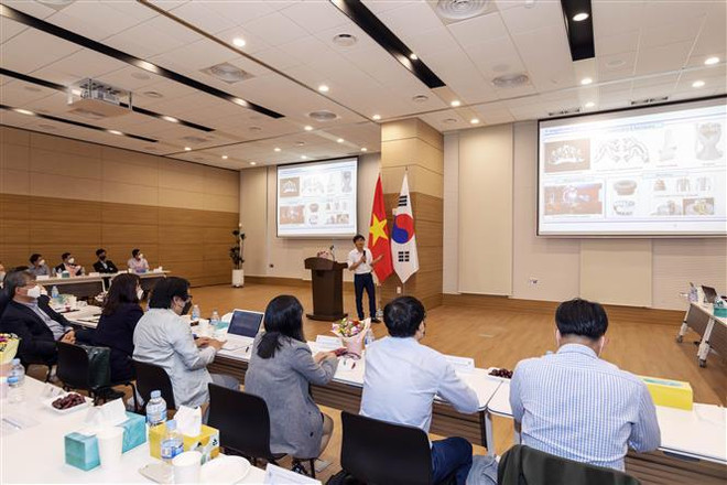 越南驻韩国大使馆举行科学技术座谈会 ảnh 1