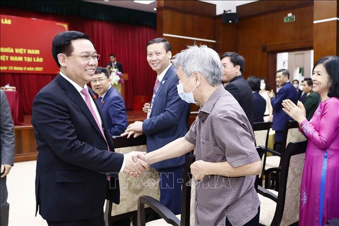 越南国会主席王廷惠与在老越南企业会面交流 ảnh 2 越南国会主席王廷惠与在老越南企业会面交流 ảnh 2