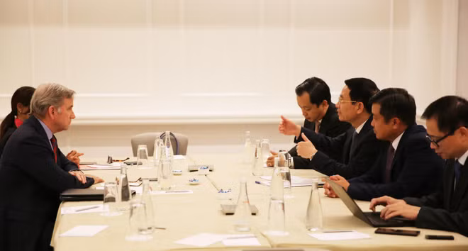 越南信息传媒部部长会见美国高通公司总裁 ảnh 1