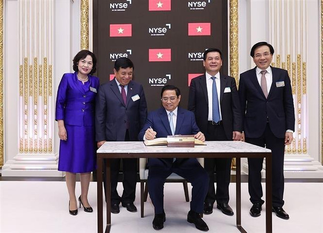 政府总理范明政造访纽约证券交易所 ảnh 5 政府总理范明政造访纽约证券交易所 ảnh 5
