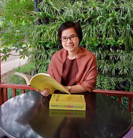 胡志明主席诞辰132周年:越南女博士向泰国读者传播胡伯伯思想 ảnh 2 胡志明主席诞辰132周年:越南女博士向泰国读者传播胡伯伯思想 ảnh 2