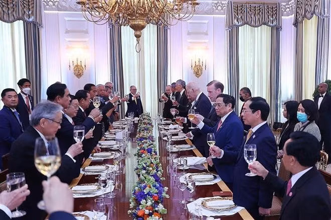 越南总理范明政出席美国总统的招待宴会 ảnh 1