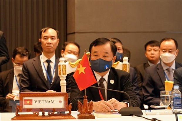 东盟防务高官扩大会议:越南强化东海航行与飞越的安全 ảnh 1 东盟防务高官扩大会议:越南强化东海航行与飞越的安全 ảnh 1