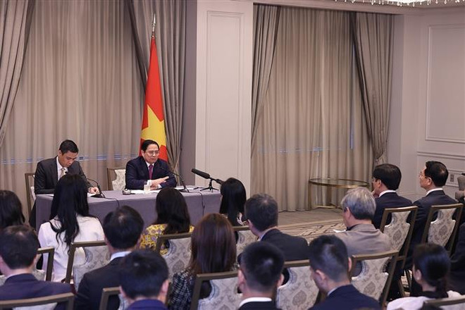 范明政总理:每一名旅外越南人都是代表国家最生动的形象 ảnh 2 范明政总理:每一名旅外越南人都是代表国家最生动的形象 ảnh 2