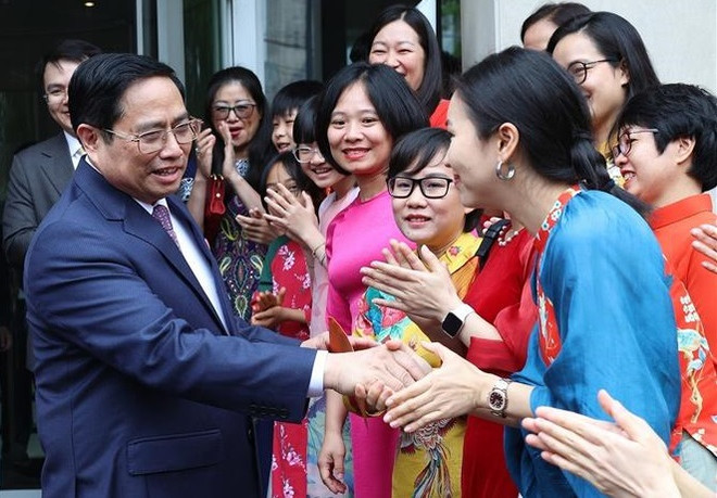 范明政总理:每一名旅外越南人都是代表国家最生动的形象 ảnh 1 范明政总理:每一名旅外越南人都是代表国家最生动的形象 ảnh 1