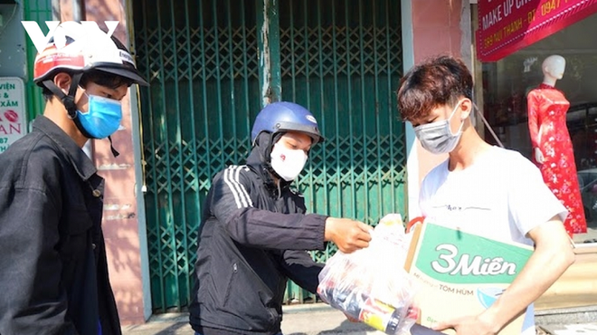 为贫困者高峰月:越南不让任何人掉队 ảnh 2 为贫困者高峰月:越南不让任何人掉队 ảnh 2