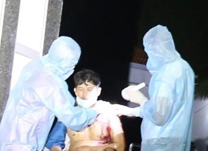 长沙镇医疗卫生中心对一名在海上工伤渔民进行急救 ảnh 1 长沙镇医疗卫生中心对一名在海上工伤渔民进行急救 ảnh 1