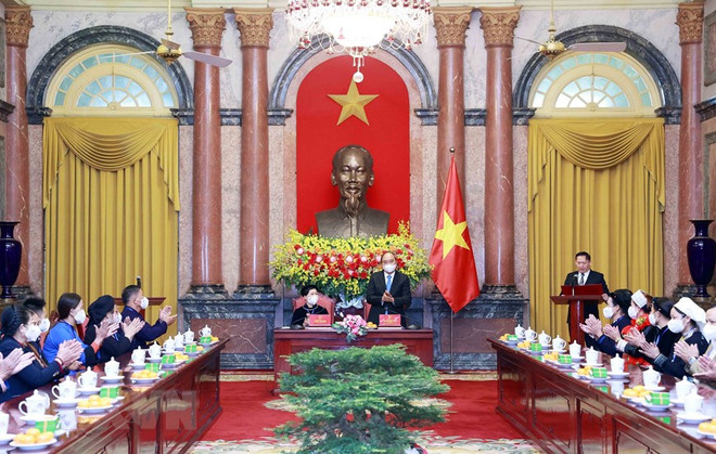 国家主席阮春福会见北件省先进模范代表和模范村长 ảnh 2 国家主席阮春福会见北件省先进模范代表和模范村长 ảnh 2