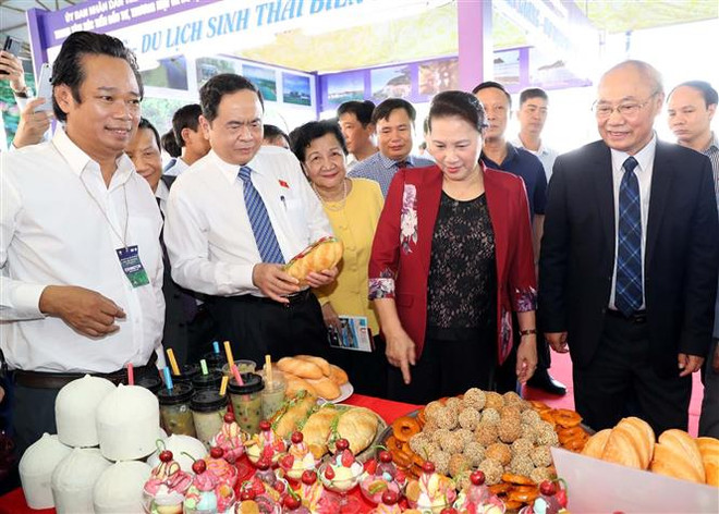 国会主席阮氏金银出席2019年芹苴国际旅游博览会 ảnh 1 国会主席阮氏金银出席2019年芹苴国际旅游博览会 ảnh 1