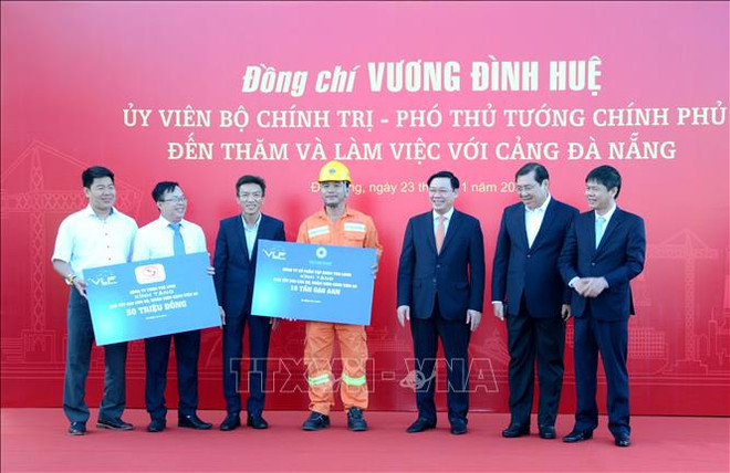 王廷惠副总理在岘港港口调研 ảnh 1 王廷惠副总理在岘港港口调研 ảnh 1