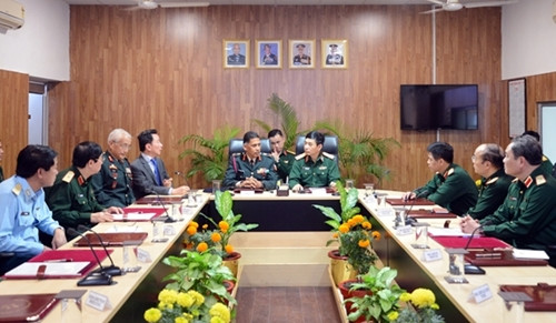 越南高级军事代表团造访印度陆军教育军官学院 ảnh 1