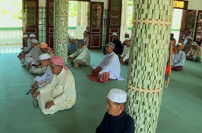 占族村的独特文化 ảnh 1