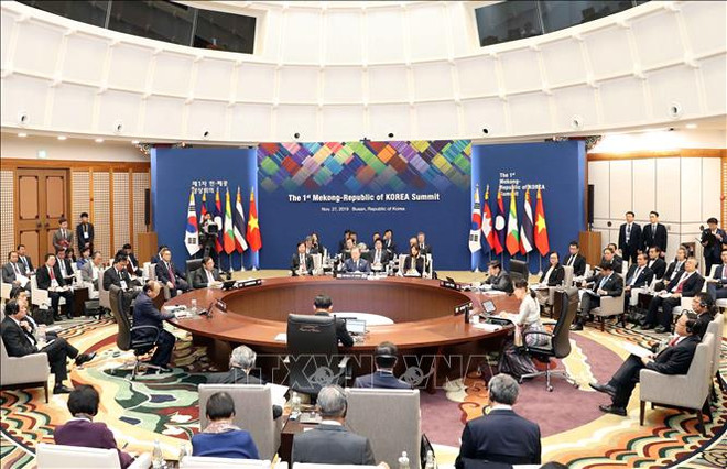 越南政府总理阮春福出席第一届湄公河-韩国峰会 ảnh 1 越南政府总理阮春福出席第一届湄公河-韩国峰会 ảnh 1