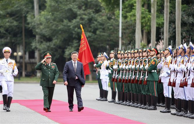 蒙古国国防部长对越南进行正式访问 ảnh 1 蒙古国国防部长对越南进行正式访问 ảnh 1