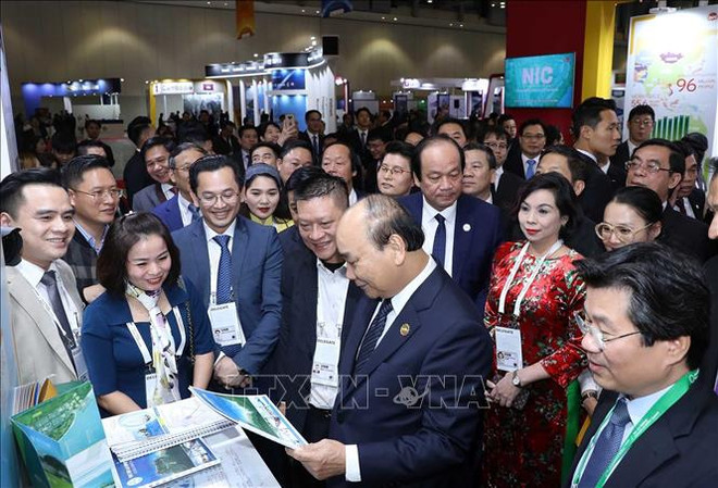 阮春福总理在东盟—韩国商界CEO峰会上发言 ảnh 2