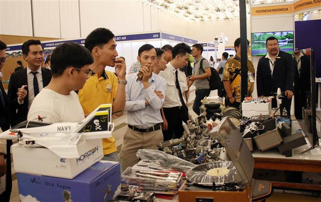 越南首次举行国际航空航天技术及设备展览会 ảnh 1