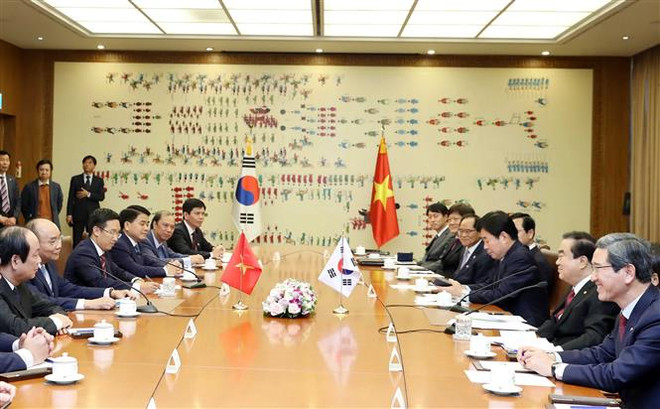 越南政府总理阮春福会见韩国国会议长文喜相 ảnh 2  越南政府总理阮春福会见韩国国会议长文喜相 ảnh 2