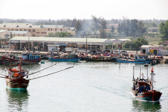 越南承天顺化省救济受环境问题影响的渔民 ảnh 1 越南承天顺化省救济受环境问题影响的渔民 ảnh 1