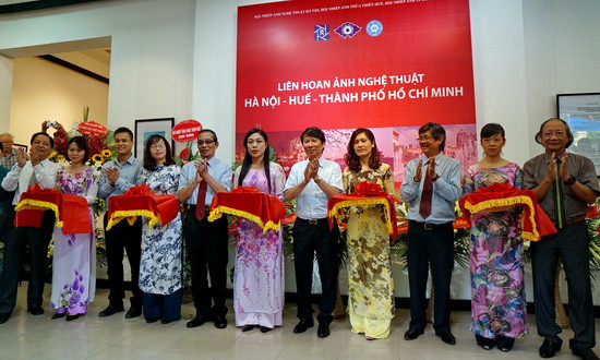 河内-顺化-胡志明姊妹城市艺术摄影展开展 ảnh 1 河内-顺化-胡志明姊妹城市艺术摄影展开展 ảnh 1