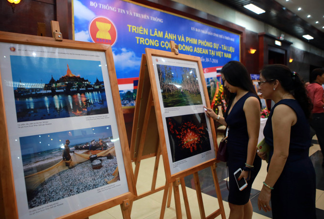 东盟共同体纪录片和摄影展深化东盟各国之间的友谊 ảnh 1 东盟共同体纪录片和摄影展深化东盟各国之间的友谊 ảnh 1