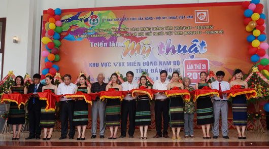 第20届东南部第七区美术展在得农省开展 ảnh 1