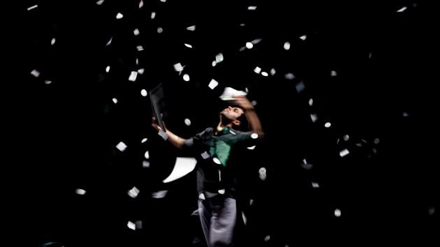 阿卡诗•奥德拉成功地将英国当代舞蹈艺术带到越南的舞台 ảnh 1 阿卡诗•奥德拉成功地将英国当代舞蹈艺术带到越南的舞台 ảnh 1