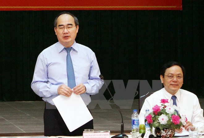 阮善仁来到广治省 考察“人民通过M.score手机给地方政府打分”项目 ảnh 1 阮善仁来到广治省 考察“人民通过M.score手机给地方政府打分”项目 ảnh 1