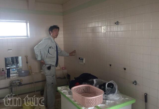 越南驻日大使馆代表赴雇佣越南劳工的日本工厂进行实地考察 ảnh 2 越南驻日大使馆代表赴雇佣越南劳工的日本工厂进行实地考察 ảnh 2