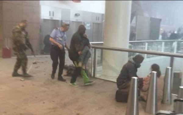 越南国家领导人就布鲁塞尔恐怖袭击向比方领导人致慰问电 ảnh 1