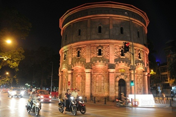 越南河内市与荷兰姆斯特丹市加强城市与水资源管理合作 ảnh 2 越南河内市与荷兰姆斯特丹市加强城市与水资源管理合作 ảnh 2