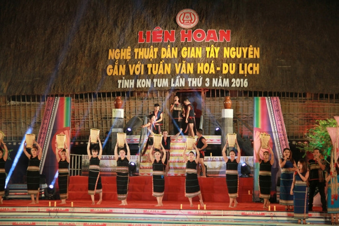 保护与恢复“西原锣钲文化空间”十年总结会议在昆嵩省举行 ảnh 3 保护与恢复“西原锣钲文化空间”十年总结会议在昆嵩省举行 ảnh 3