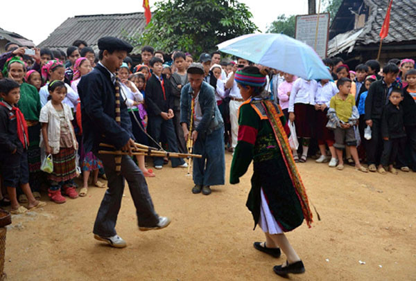 2017年“蔻瓦伊爱情集市”正式开市 ảnh 2