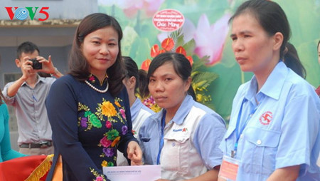 在新发展阶段关心工人阶级 ảnh 1 在新发展阶段关心工人阶级 ảnh 1