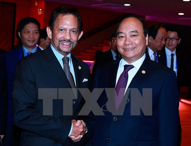 政府总理阮春福会见文莱国王哈桑纳尔·博尔基亚 ảnh 1